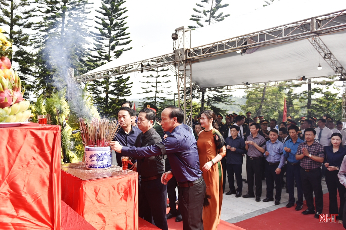 Hà Tĩnh tổ chức trọng thể lễ truy điệu, an táng 10 liệt sỹ hy sinh tại Lào