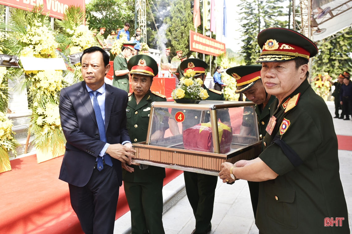 Hà Tĩnh tổ chức trọng thể lễ truy điệu, an táng 10 liệt sỹ hy sinh tại Lào