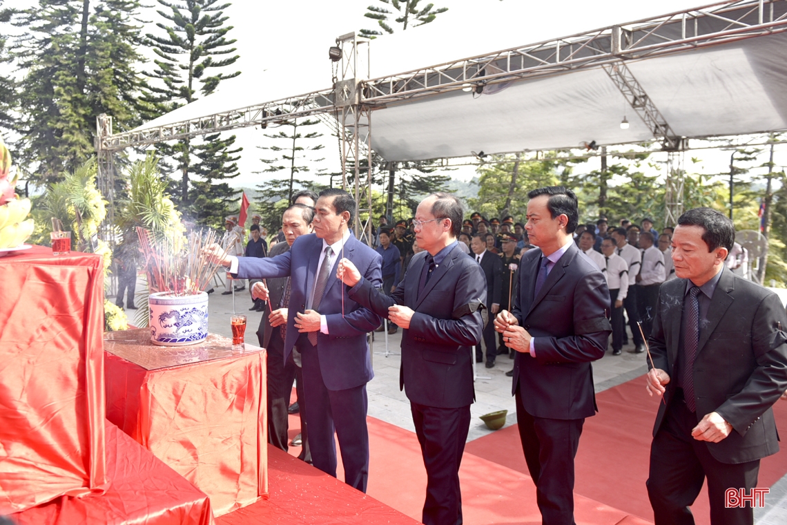 Hà Tĩnh tổ chức trọng thể lễ truy điệu, an táng 10 liệt sỹ hy sinh tại Lào