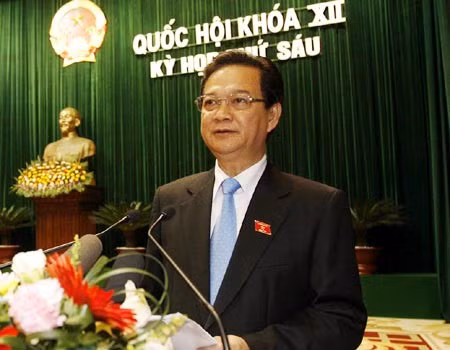 Thủ tướng: "Chính phủ sẽ điều chỉnh lương tối thiểu trong các doanh nghiệp từ năm 2010". Ảnh: TTXVN.