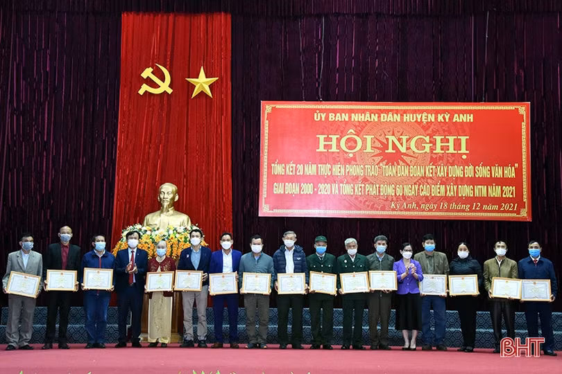 Gia đình hiếu học ở Hà Tĩnh có 6 người là tiến sỹ