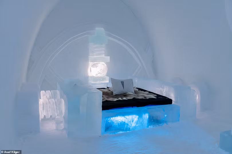 Khách sạn băng kỳ tại tại Thụy Điển, du khách được ngắm khủng long băng khi uống cocktail - Ảnh 2. Kỳ lạ với khách sạn băng, du khách được trải nghiệm những thứ độc lạ