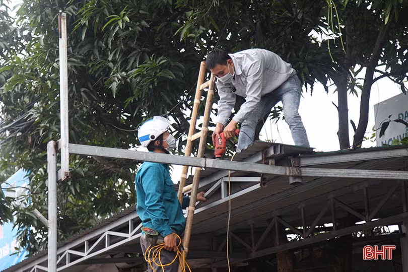 TP Hà Tĩnh ra quân “giải phóng” vỉa hè ở cửa ngõ phía Nam 