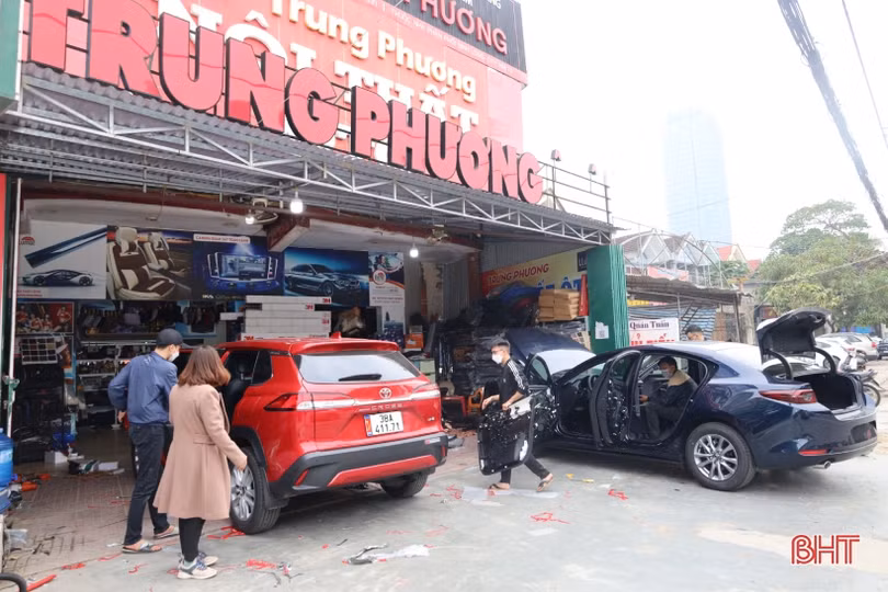 Tết cận kề, đua nhau mang xế cưng đi “tút tát”
