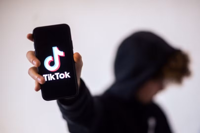 Nhiều trường ở Mỹ đóng cửa vì trào lưu bạo lực trên TikTok