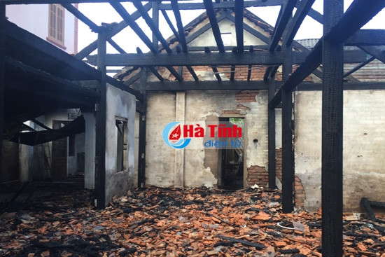 Vụ cháy ngày mùng 2 Tết đã khiến 5 gian nhà gỗ của gia đình anh Đoàn Xuân Nam (xã Thái Yên, Đức Thọ) bị thiêu rụi