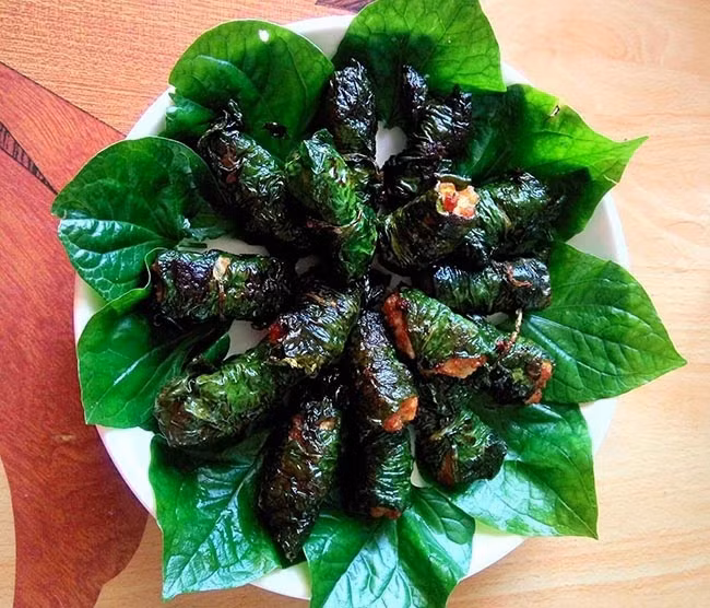 Chả ốc cuốn lá lốt thơm nức mũi, ngửi mùi từ xa đã phát thèm