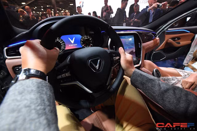 HOT: Cận cảnh 2 mẫu xe VinFast vừa ra mắt