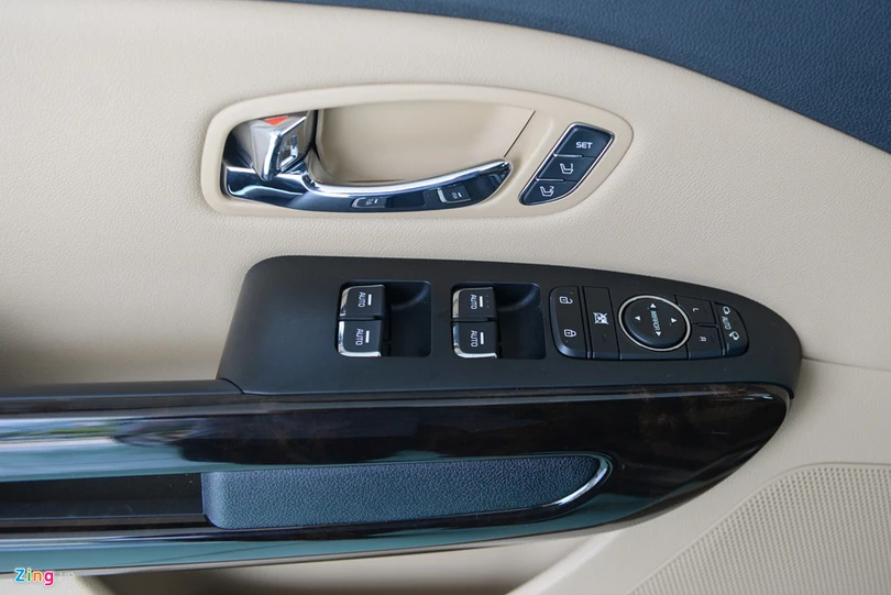 Chi tiết Kia Sedona 2018 vừa về Việt Nam, giá từ 1,1 tỷ đồng hình ảnh 13 Chi tiết Kia Sedona 2018 vừa về Việt Nam, giá từ 1,1 tỷ đồng