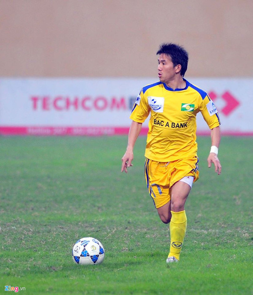 Không nổi tiếng như Trọng Hoàng, Phi Sơn nhưng Quang Tình chính là đội trưởng của SLNA ở mùa giải 2015. Nhưng chỉ làm đội trưởng được một năm, Quang Tình đã chia tay quê hương vào Cần Thơ thi đấu. Công Phượng, Phi Sơn và đội hình sao gốc Nghệ khuynh đảo V.League