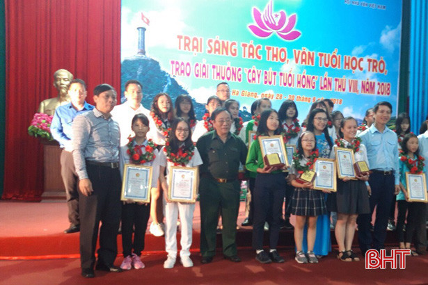 2 học sinh Hà Tĩnh “ẵm” giải “Cây bút tuổi hồng” 2018