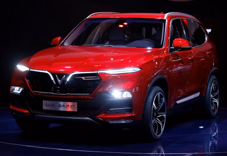 VinFast trông ra sao bên các hãng xe lớn tại Paris Motor Show