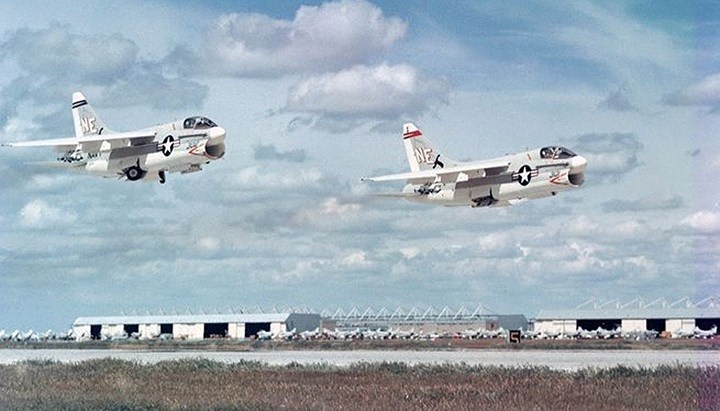 Hình ảnh một số loại chiến đấu cơ sừng sỏ trước đây và ngày nay