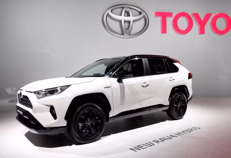 VinFast trông ra sao bên các hãng xe lớn tại Paris Motor Show