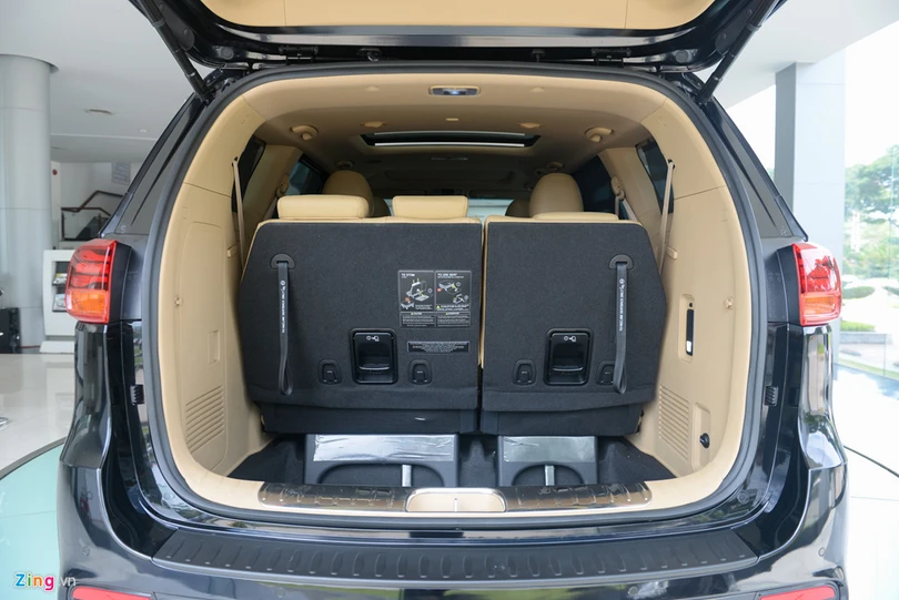 Chi tiết Kia Sedona 2018 vừa về Việt Nam, giá từ 1,1 tỷ đồng hình ảnh 8 Chi tiết Kia Sedona 2018 vừa về Việt Nam, giá từ 1,1 tỷ đồng