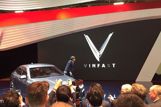 Tài sản tỷ phú Vượng thêm hơn trăm triệu USD ngày xe VinFast ra mắt