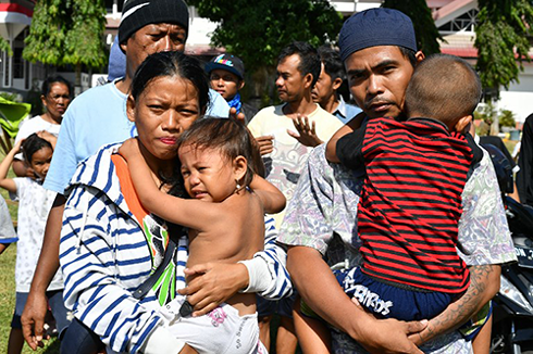 bé 5 tuổi trở về sau một tuần mất tích trong thảm họa kép ở indonesia hình 2 Bé 5 tuổi trở về sau 1 tuần mất tích trong thảm họa kép ở Indonesia