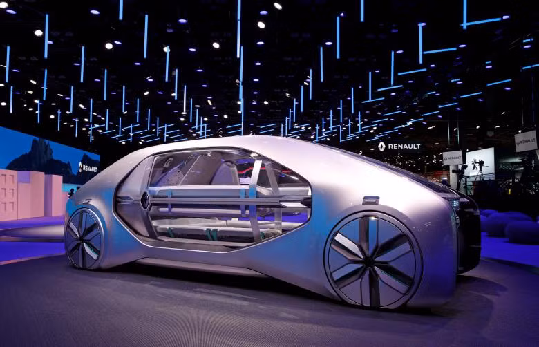 VinFast trông ra sao bên các hãng xe lớn tại Paris Motor Show