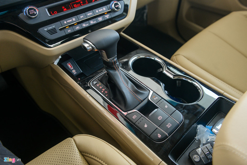 Chi tiết Kia Sedona 2018 vừa về Việt Nam, giá từ 1,1 tỷ đồng hình ảnh 11 Chi tiết Kia Sedona 2018 vừa về Việt Nam, giá từ 1,1 tỷ đồng