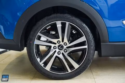 Cận cảnh xe điện VinFast VF e34 tại đại lý