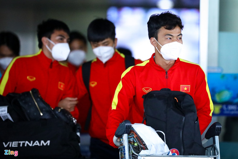 Tuyển Việt Nam về nước