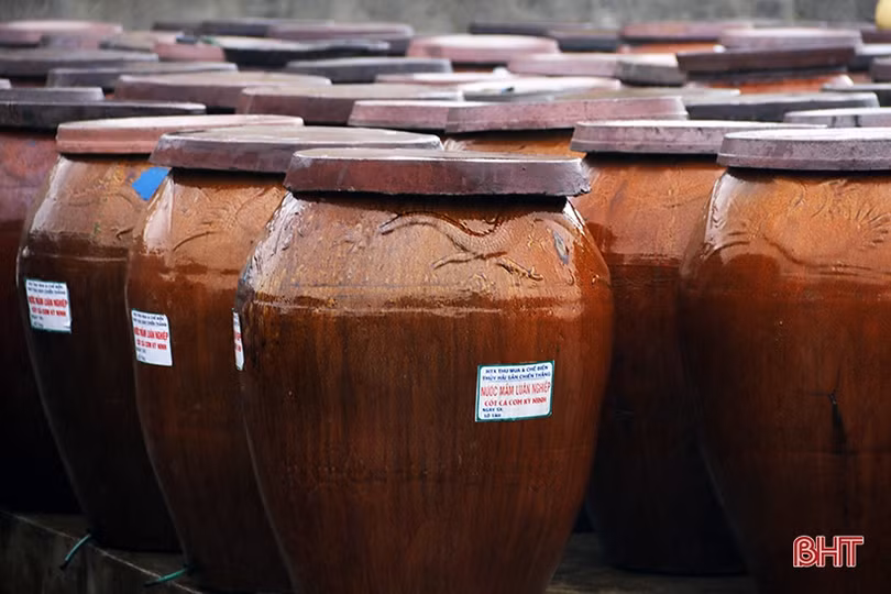 Các cơ sở sản xuất nước mắm truyền thống ở TX Kỳ Anh tất bật chuẩn bị đơn hàng tết