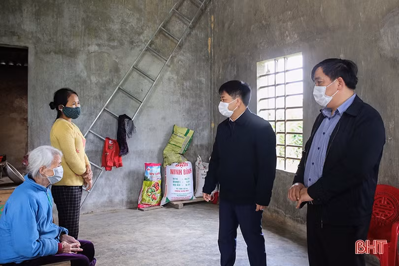 Tập trung đẩy nhanh tiến độ tiêm vắc-xin phòng COVID-19