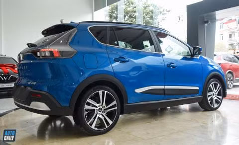 Cận cảnh xe điện VinFast VF e34 tại đại lý