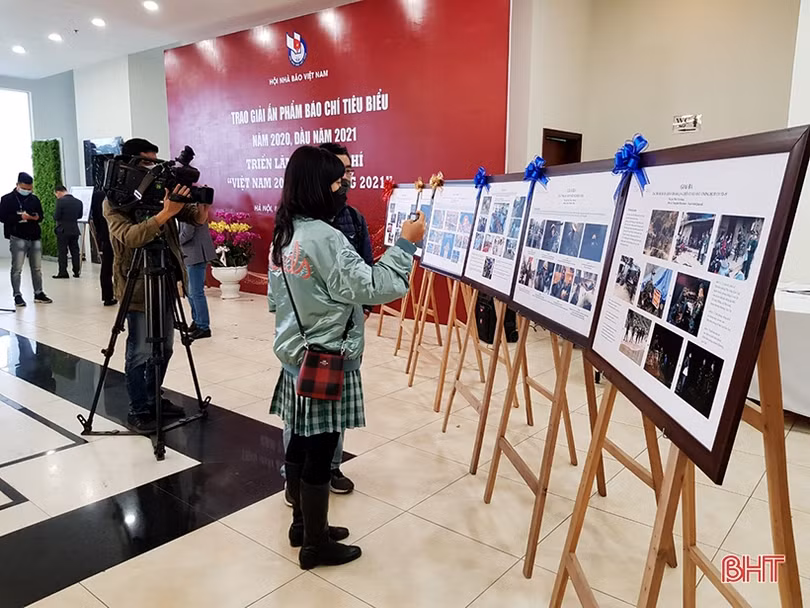 Báo Hà Tĩnh giành giải B - Bìa báo Tết ấn tượng