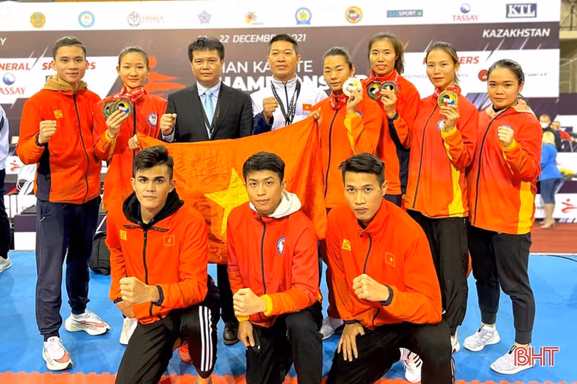 Nữ võ sĩ 18 tuổi quê Hà Tĩnh giành 3 Huy chương vàng Karatedo châu Á