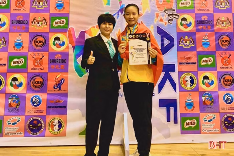 Nữ võ sĩ 18 tuổi quê Hà Tĩnh giành 3 Huy chương vàng Karatedo châu Á