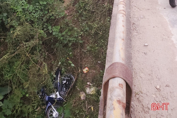 Vào cuộc khắc phục tạm thời tình trạng mất ATGT tại khúc cua “tử thần” ở Vũ Quang