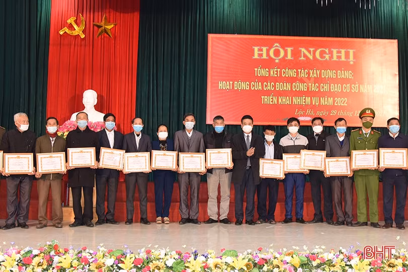 Nâng cao chất lượng sinh hoạt chi bộ, chăm lo phát triển đảng viên mới ở Lộc Hà