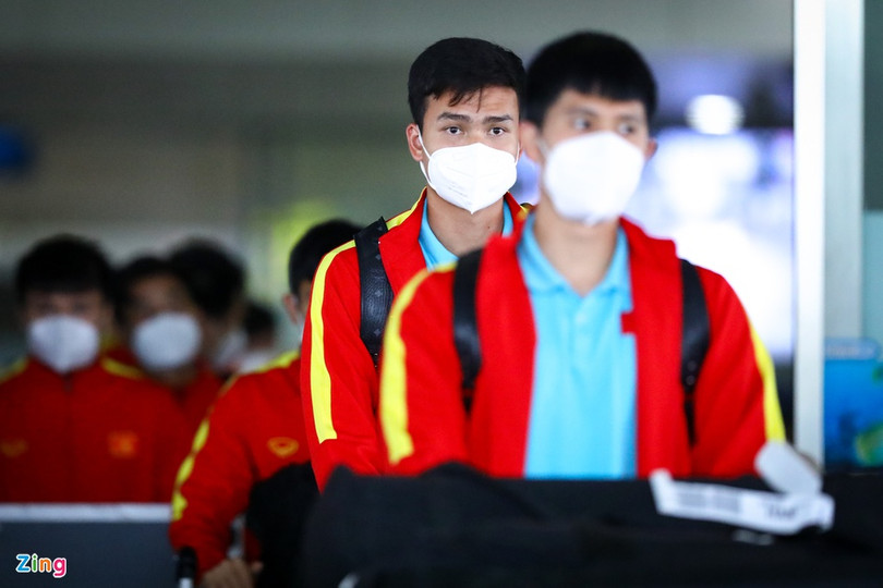 Tuyển Việt Nam về nước