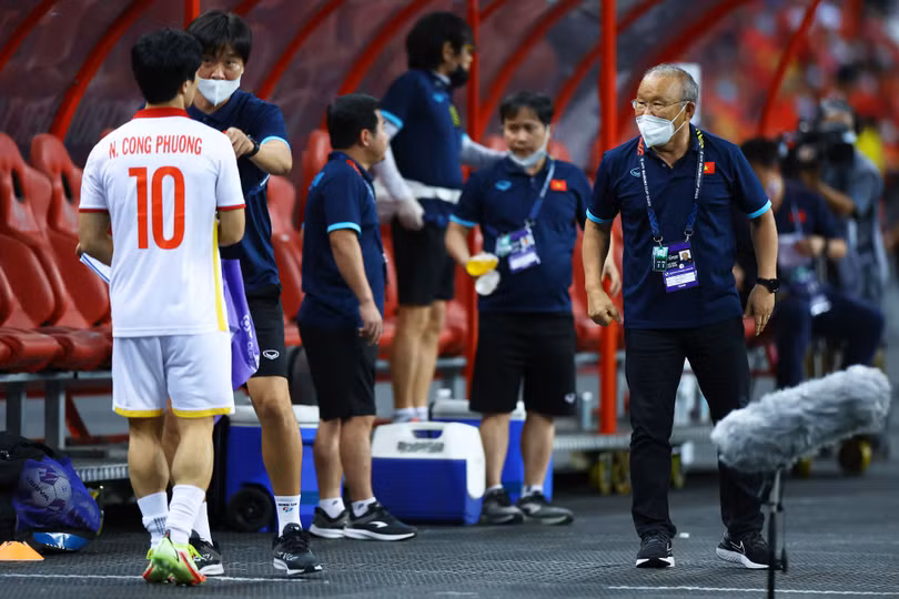 Ngăn đà tụt dốc của tuyển Việt Nam