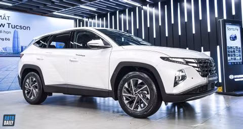 Cận cảnh Hyundai Tucson 2022 bản 925 triệu vừa về đại lý