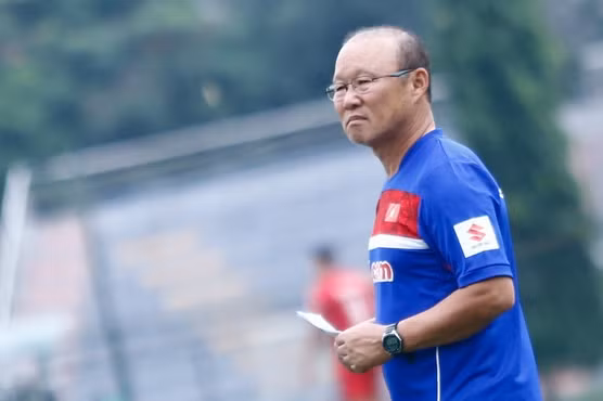 Bóng đá Việt Nam sau AFF Cup: Chờ ông Park thay đổi