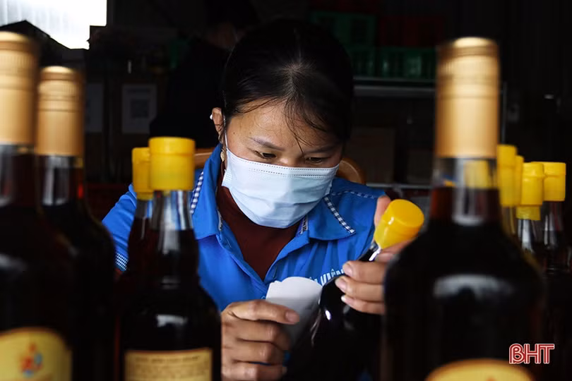 Các cơ sở sản xuất nước mắm truyền thống ở TX Kỳ Anh tất bật chuẩn bị đơn hàng tết