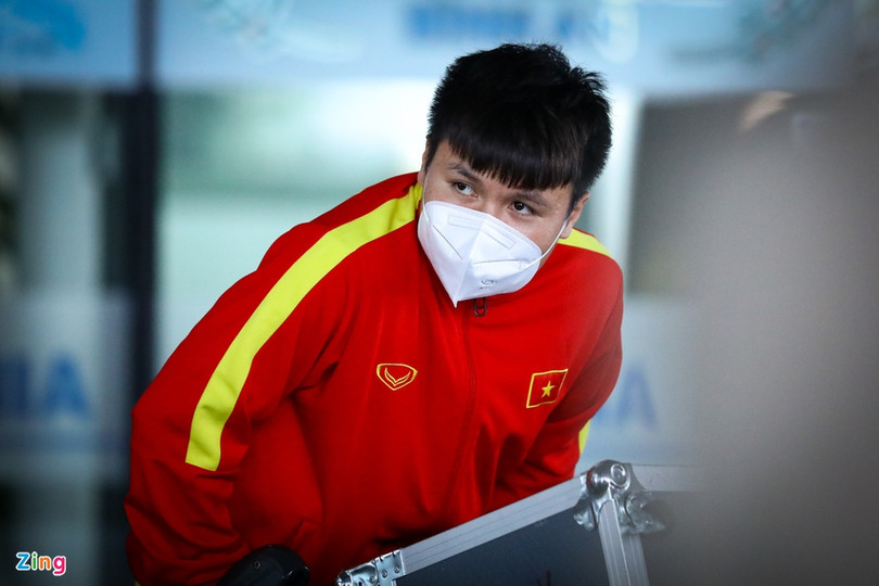 Tuyển Việt Nam về nước