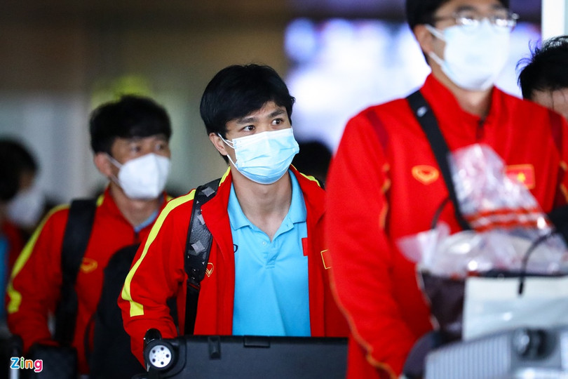 Tuyển Việt Nam về nước