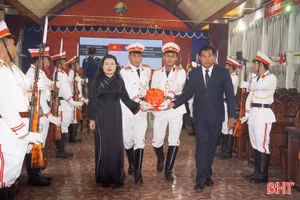 Lễ tiễn đưa hài cốt liệt sỹ quân tình nguyện Việt Nam hy sinh tại Lào về nước