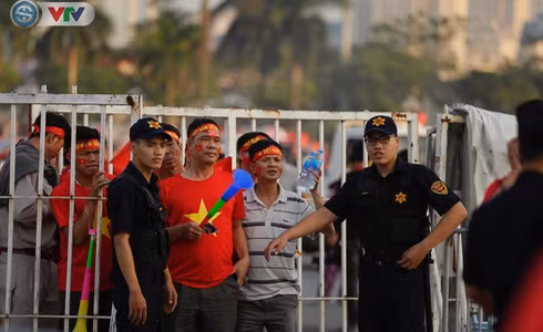 Đánh bại Philippines với tổng tỷ số 4-2, Việt Nam vào chung kết AFF Cup sau 10 năm