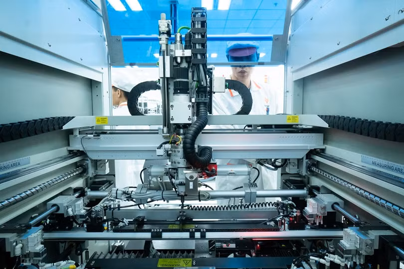 Cận cảnh hệ thống sản xuất điện thoại thông minh Vsmart