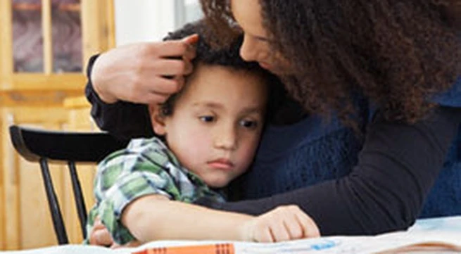 Đừng thấy con hiếu động, giảm chú ý là “gắn mác” tự kỷ