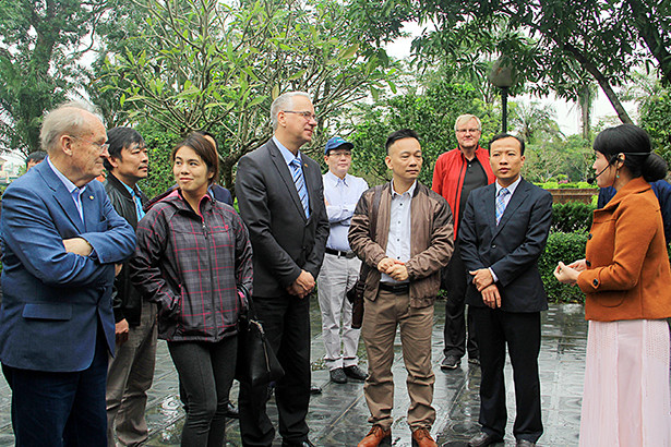 Đoàn công tác CHLB Đức làm việc với Bệnh viện Đa khoa và Trường CĐ Y tế Hà Tĩnh ảnh 7 Đoàn công tác CHLB Đức làm việc với Bệnh viện Đa khoa và Trường CĐ Y tế Hà Tĩnh