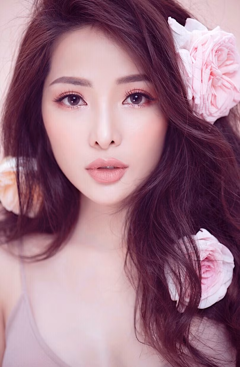 Chiêm ngưỡng nhan sắc “mơ màng” của Á hậu Doanh nhân Hoàn cầu quê Hà Tĩnh