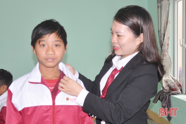 “Đông ấm sẻ chia yêu thương” của Agribank Hà Tĩnh