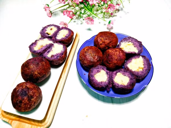 Bánh khoai lang tím bọc sữa ngậy thơm, ăn một lần là nhớ cả đời