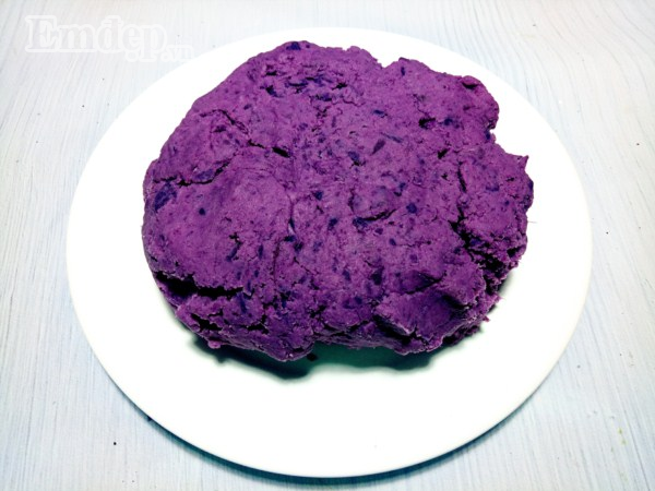 Bánh khoai lang tím bọc sữa ngậy thơm, ăn một lần là nhớ cả đời