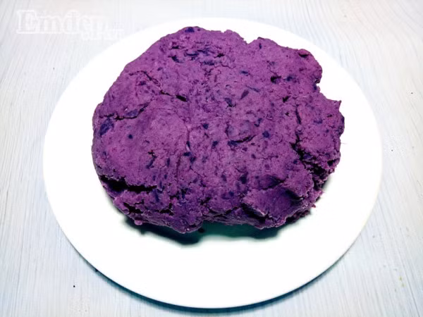 Bánh khoai lang tím bọc sữa ngậy thơm, ăn một lần là nhớ cả đời